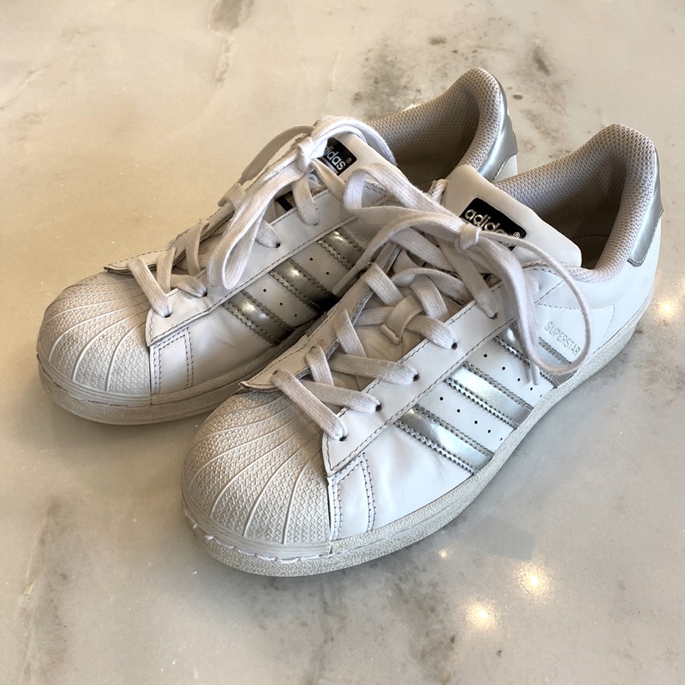 Adidas superstars